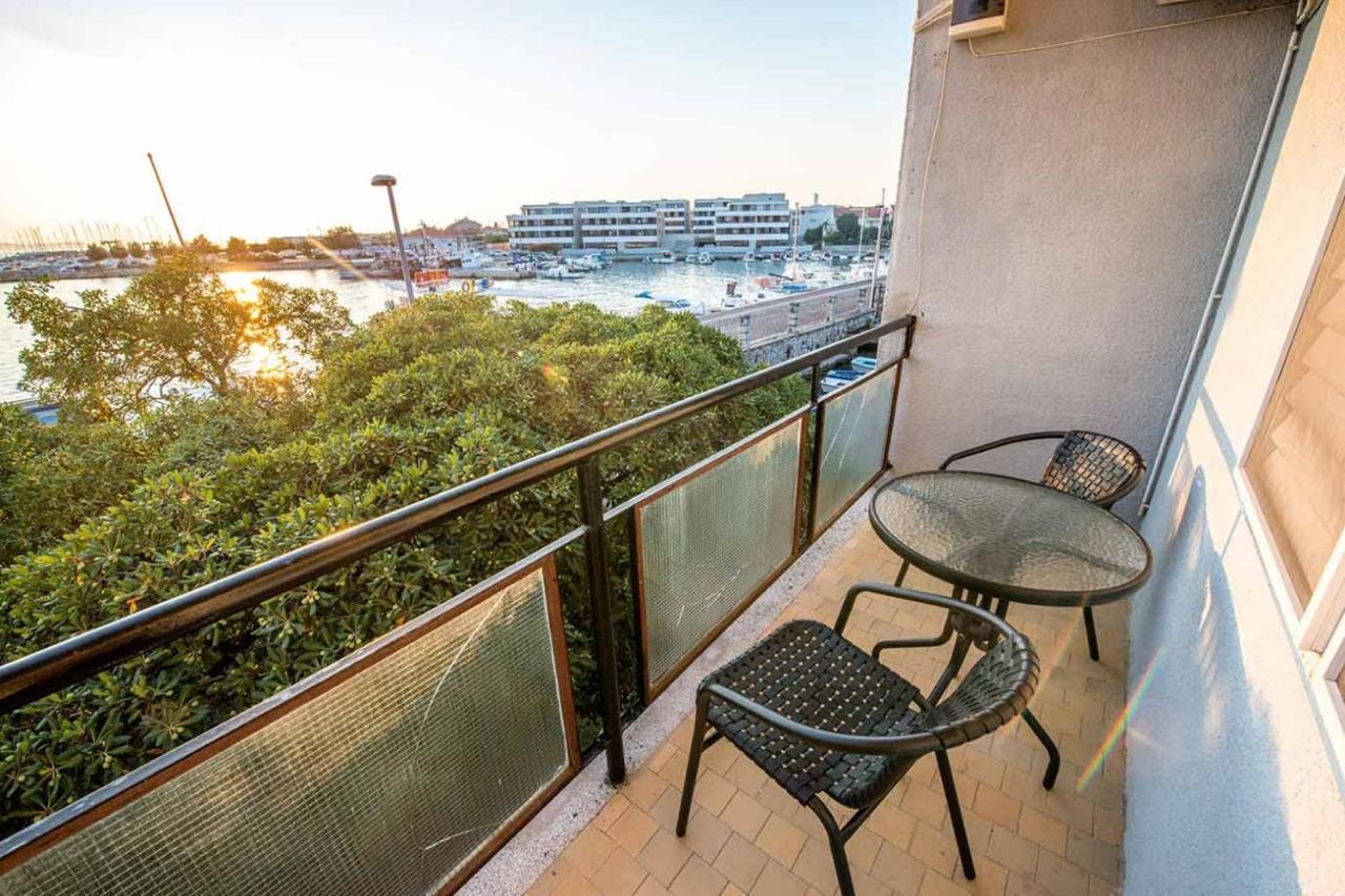 Amazing Seaview Apartment With A Balcony Near The Beach - Kneza Trpimira I Задар Экстерьер фото