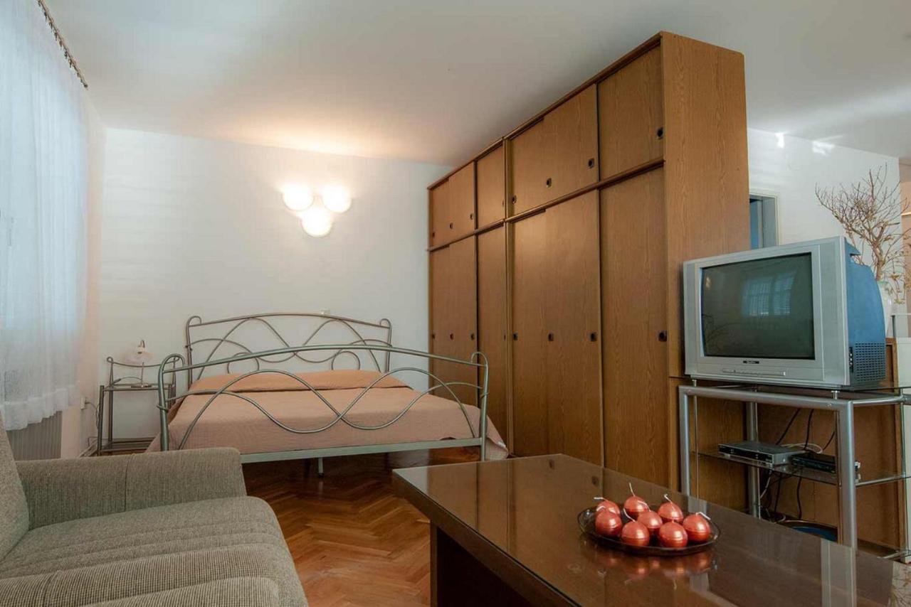 Amazing Seaview Apartment With A Balcony Near The Beach - Kneza Trpimira I Задар Экстерьер фото