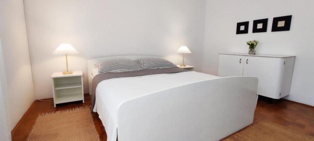 Amazing Seaview Apartment With A Balcony Near The Beach - Kneza Trpimira I Задар Экстерьер фото