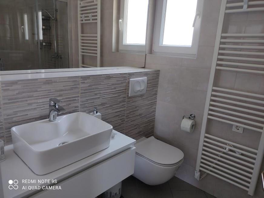 Amazing Seaview Apartment With A Balcony Near The Beach - Kneza Trpimira I Задар Экстерьер фото
