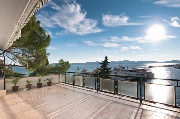 Amazing Seaview Apartment With A Balcony Near The Beach - Kneza Trpimira I Задар Экстерьер фото