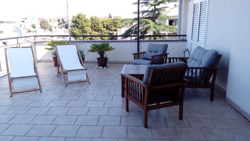 Amazing Seaview Apartment With A Balcony Near The Beach - Kneza Trpimira I Задар Экстерьер фото