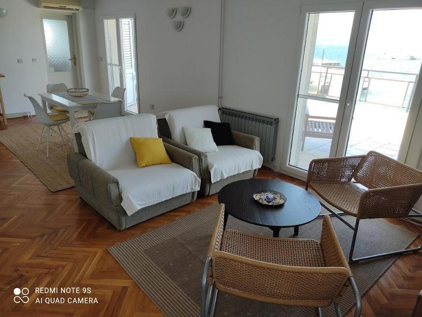 Amazing Seaview Apartment With A Balcony Near The Beach - Kneza Trpimira I Задар Экстерьер фото